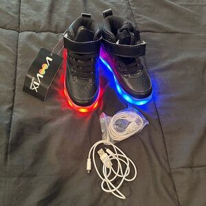 NWT Voovix light up sneakers size 27/9.5 Toddler